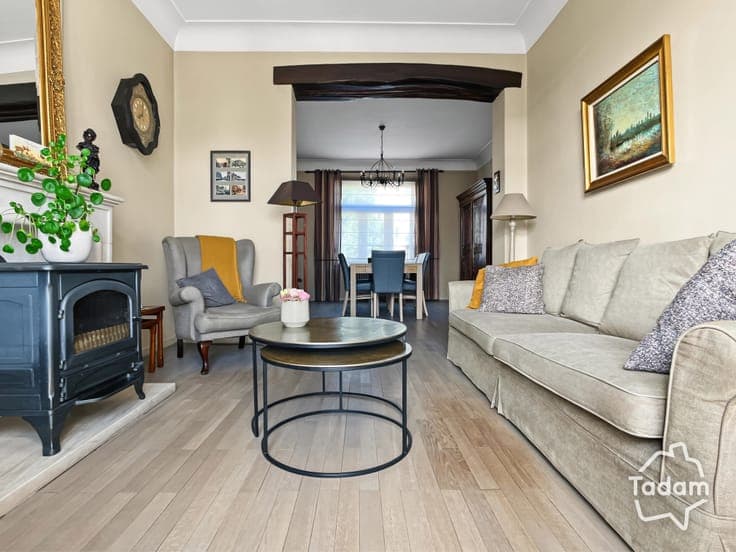 ARLON CENTER–5-bedroom house with garden, cellar and garages