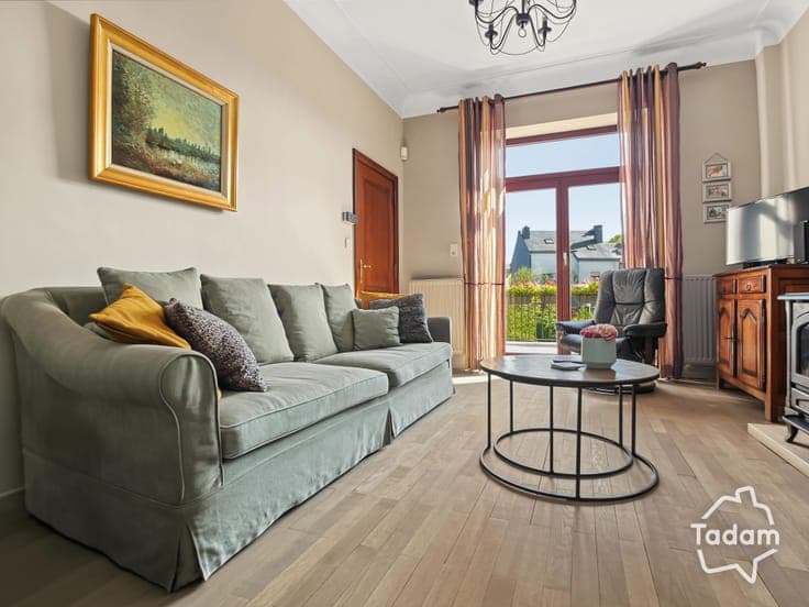 ARLON CENTER–5-bedroom house with garden, cellar and garages