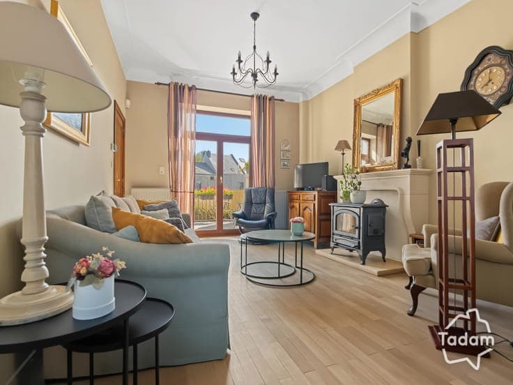 ARLON CENTER–5-bedroom house with garden, cellar and garages