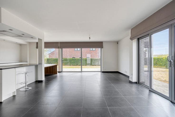 Energy-Efficient 4-Bedroom Home in a Peaceful Rural Setting