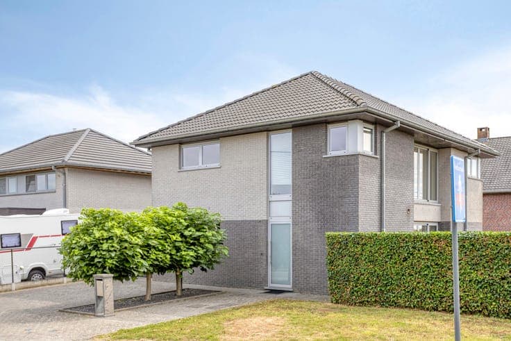 Energy-Efficient 4-Bedroom Home in a Peaceful Rural Setting