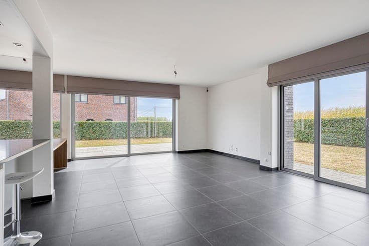 Energy-Efficient 4-Bedroom Home in a Peaceful Rural Setting
