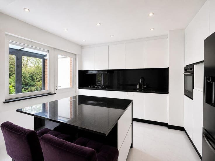 LARGE MODERN 4-BEDROOM HOUSE – BUR – GARDEN – GARAGE