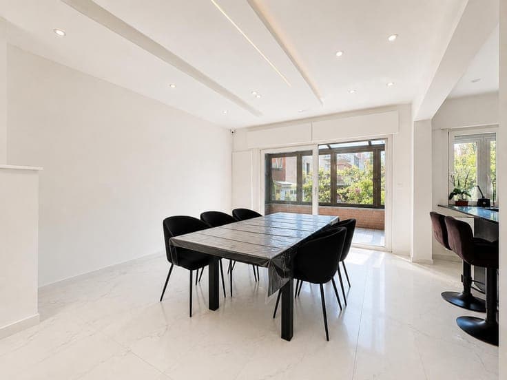 LARGE MODERN 4-BEDROOM HOUSE – BUR – GARDEN – GARAGE