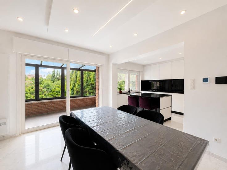 LARGE MODERN 4-BEDROOM HOUSE – BUR – GARDEN – GARAGE