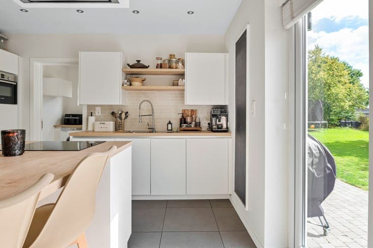 Energiezuinige woning in hoevestijl met 5 slpkrs en afgew...