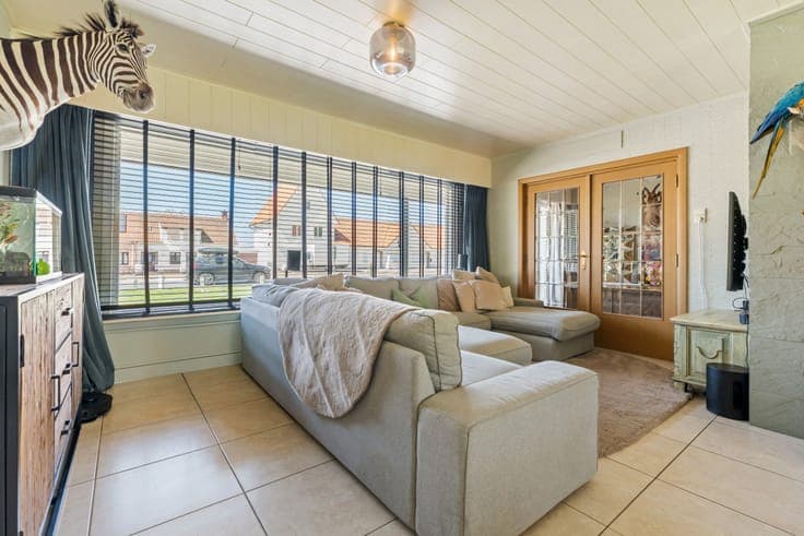 Family home with 3 bedrooms on approximately 6 ares.
