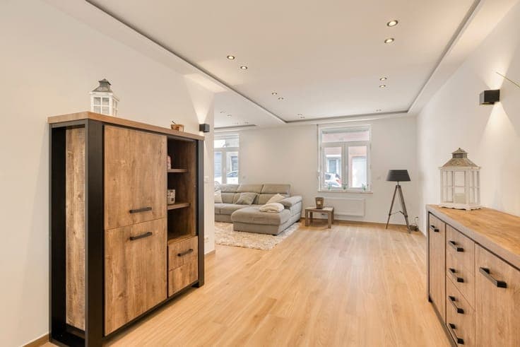 Instapklare gerenoveerde woning met zuidwestgerichte tuin