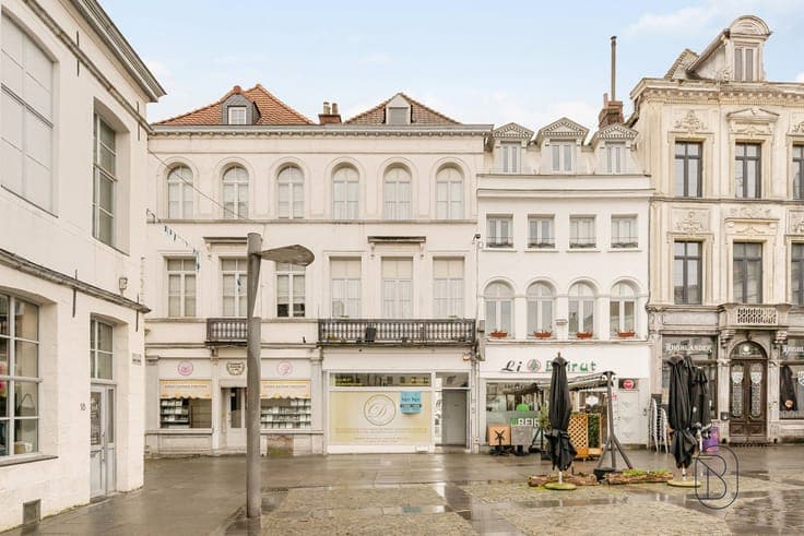 Ideally located commercial space