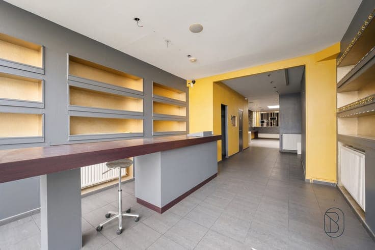 Ideally located commercial space