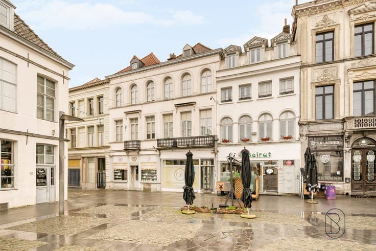 Ideally located commercial space