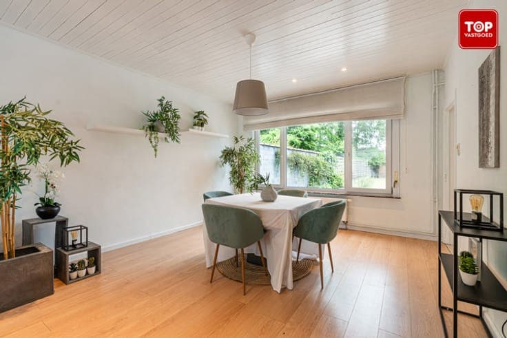 Instapklare woning met 3 slaapkamers, garage en zonnige tuin