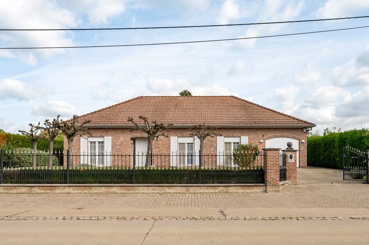 Laagbouwwoning op prachtig perceel van 2196m²
