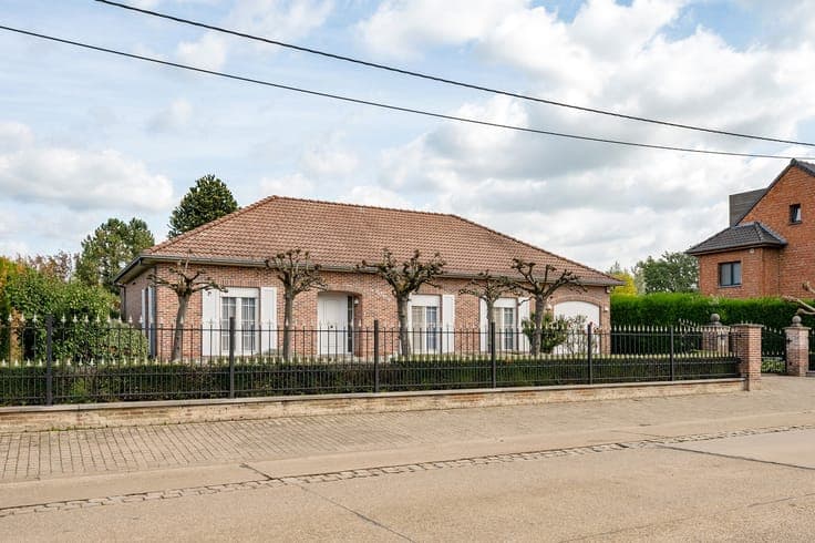 Laagbouwwoning op prachtig perceel van 2196m²