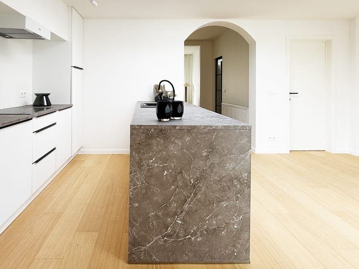 Beautifully renovated house with sunny garden in a prime ...