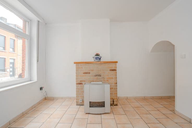 Charming 2-Bedroom House with Garage and Garden in Ougrée