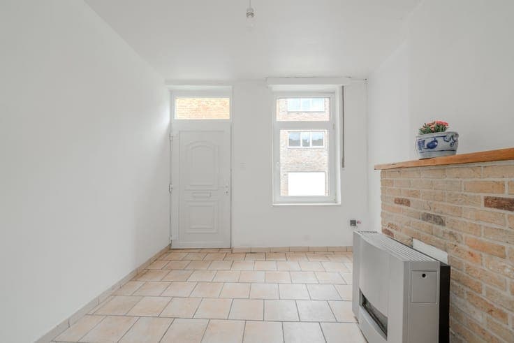Charming 2-Bedroom House with Garage and Garden in Ougrée