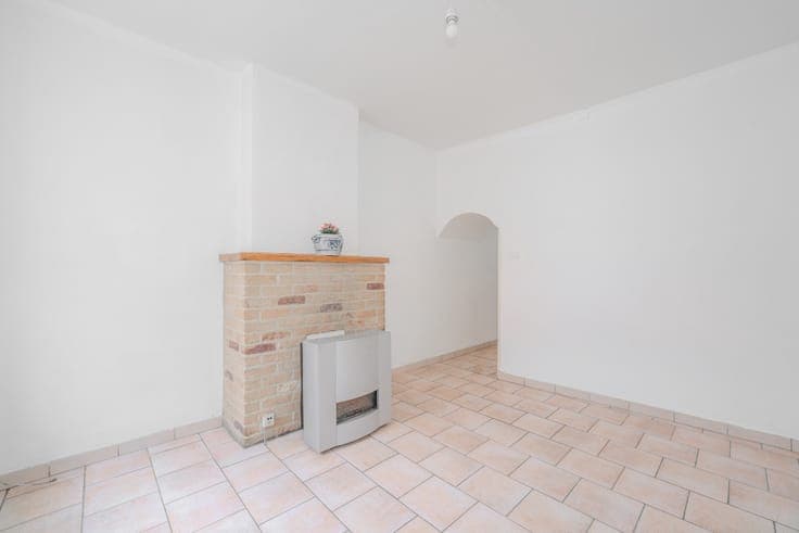 Charming 2-Bedroom House with Garage and Garden in Ougrée