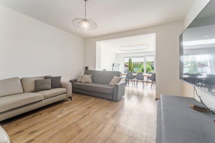 Ruime gezinswoning met 7 slaapkamers