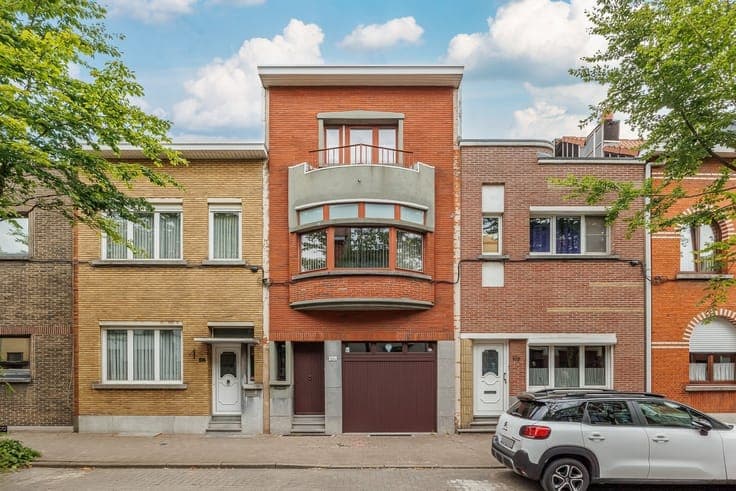 Royale 3-slaapkamerwoning met garage, werkplaats en tuin