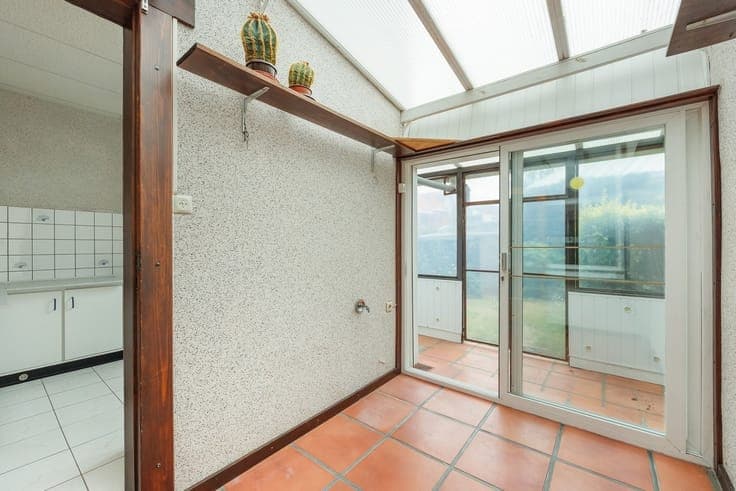 Royale 3-slaapkamerwoning met garage, werkplaats en tuin