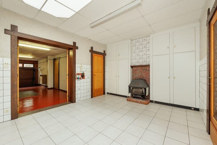 Royale 3-slaapkamerwoning met garage, werkplaats en tuin