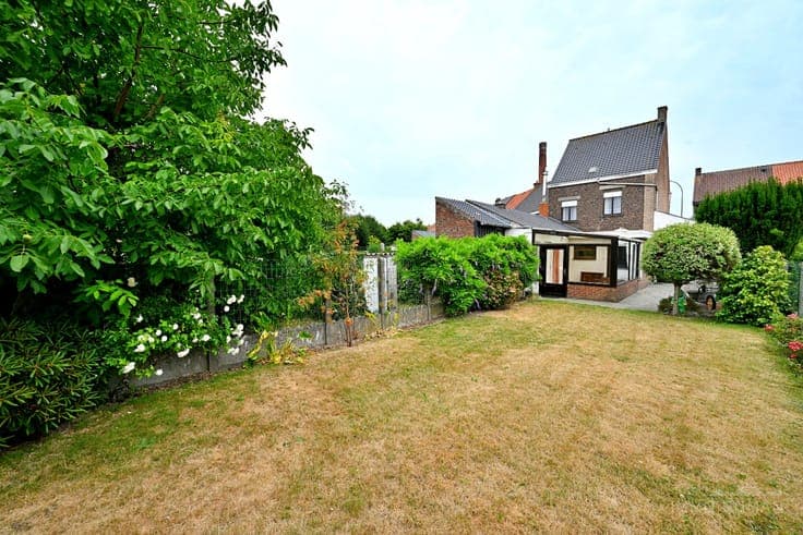 Halfopen bebouwing met 3 slaapkamers te Kluisbergen!