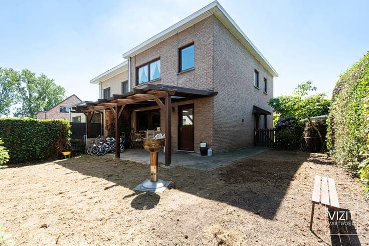 House in Sint-Pieters-Leeuw