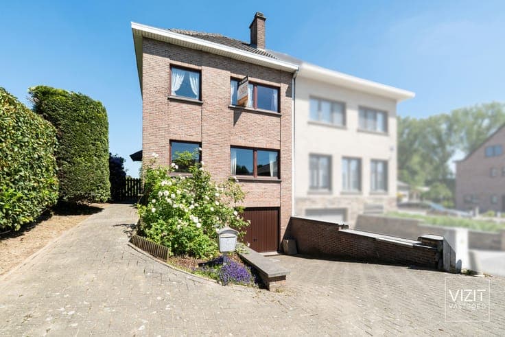 House in Sint-Pieters-Leeuw