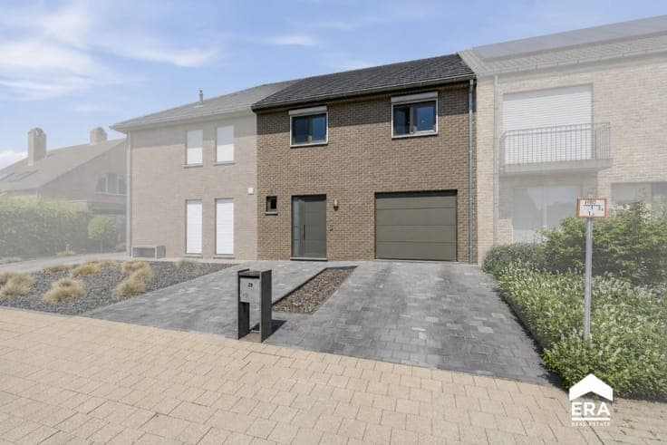 For sale in De Tassche – move-in ready, worry-free living!