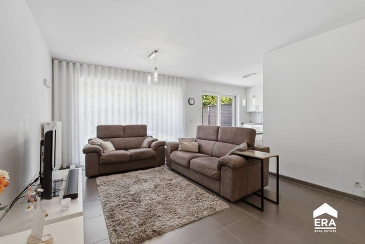 For sale in De Tassche – move-in ready, worry-free living!
