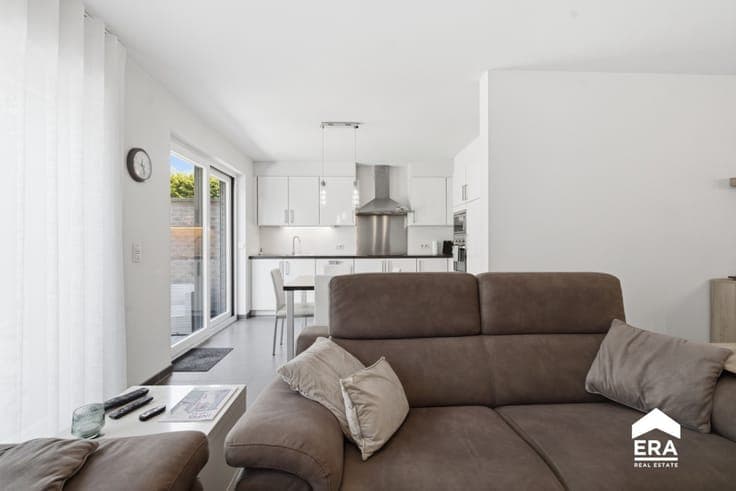 For sale in De Tassche – move-in ready, worry-free living!