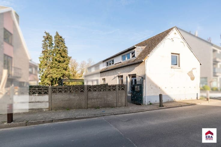 Semi-detached house in Ternat centre