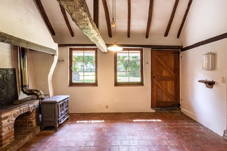 Authentic farmhouse with stunning countryside views