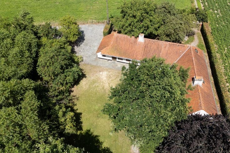 Authentic farmhouse with stunning countryside views