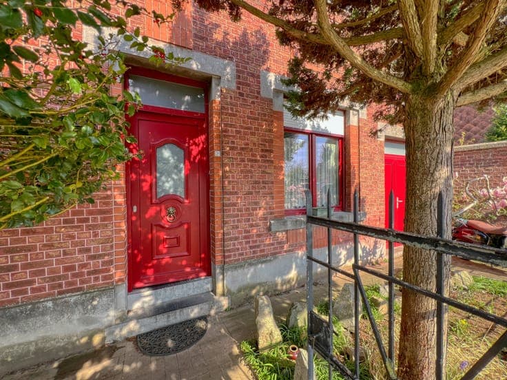 Three-sided house – Spacious and potentially spacious in the