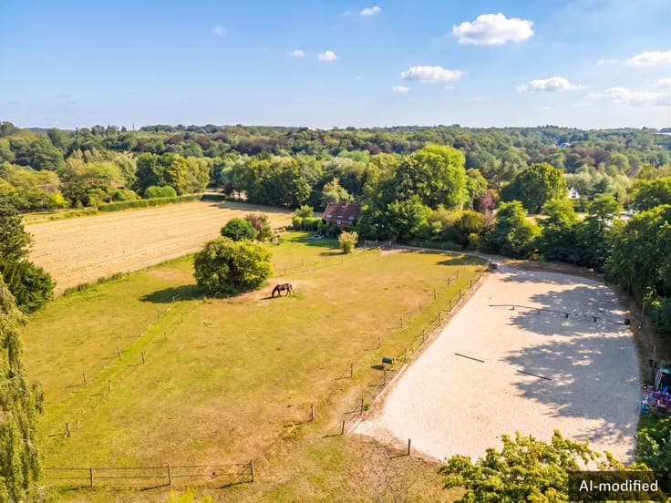 Small equestrian property in a peaceful haven
