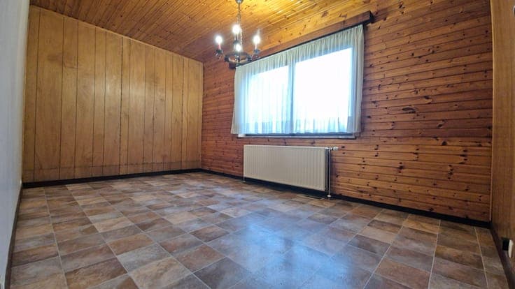 SPACIOUS VILLA with single-story living options