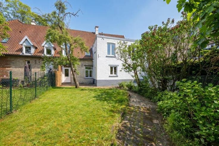 WOLUWE-SAINT-PIERRE – Magnificent House in a Private Park