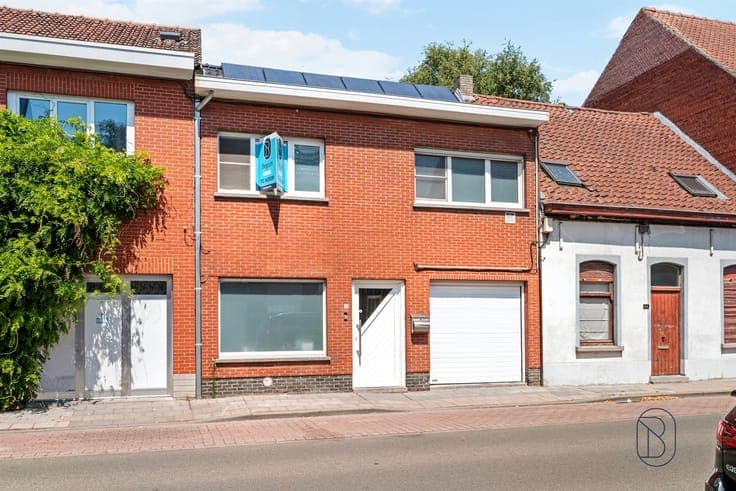 Spacious, move-in-ready family home with 4 bedrooms, a garag