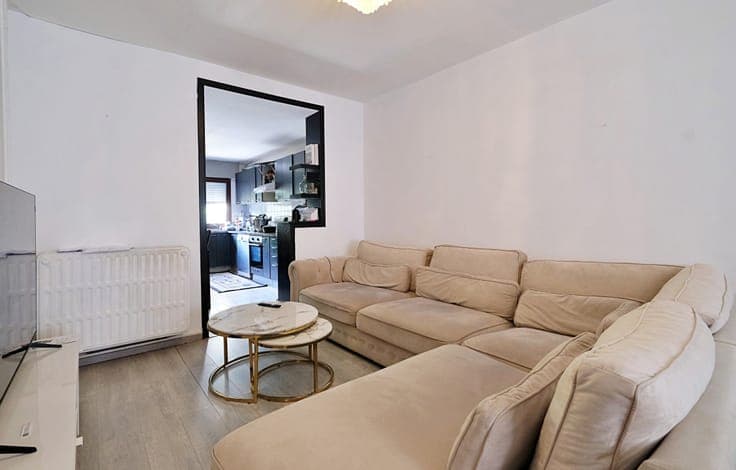 4-bedroom house with terrace and garden