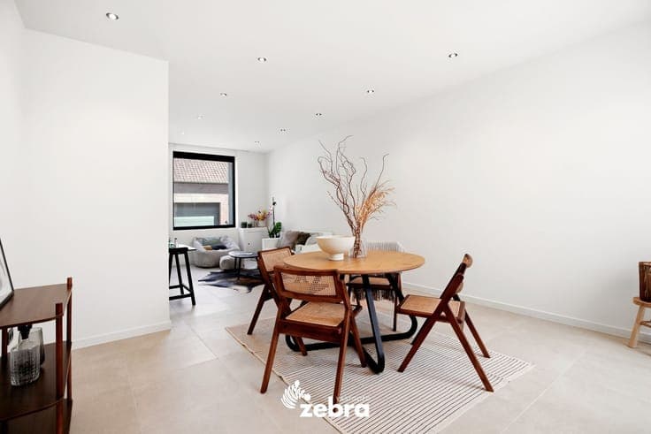 Exclusief gerenoveerde woning met garage en uitweg in Roe...
