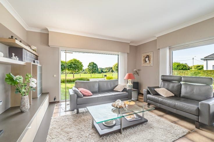 Well-maintained villa in a green setting in Beigem