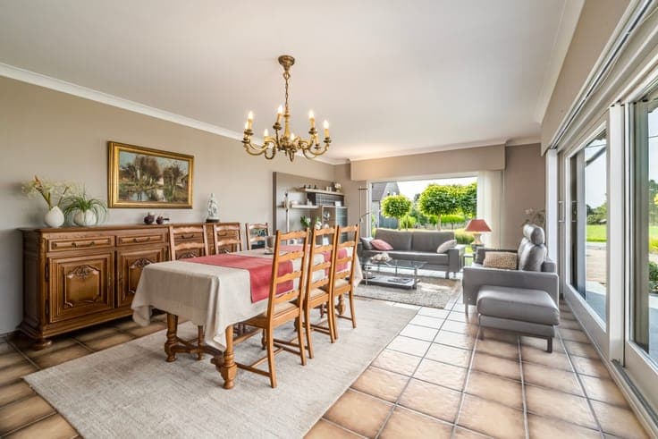 Well-maintained villa in a green setting in Beigem