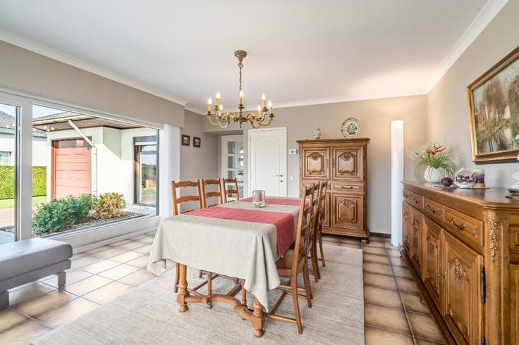 Well-maintained villa in a green setting in Beigem