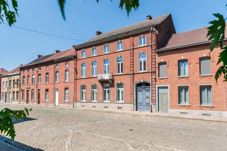 Characterful residence with remarkable proportions