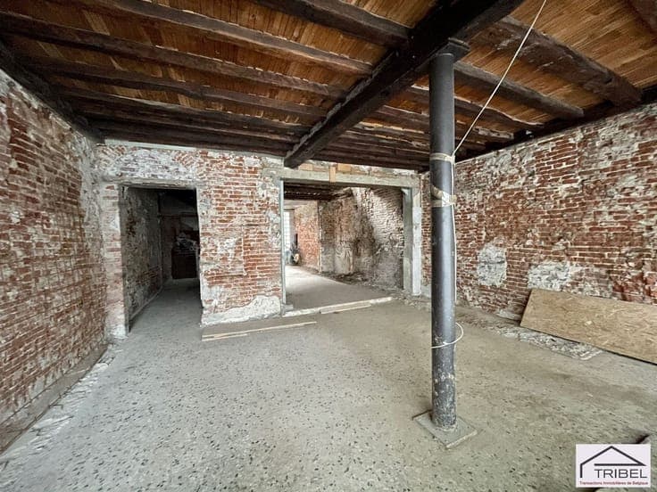 MAISON DE COMMERCE & D'HABITATION! A VENDRE AVEC PERMIS