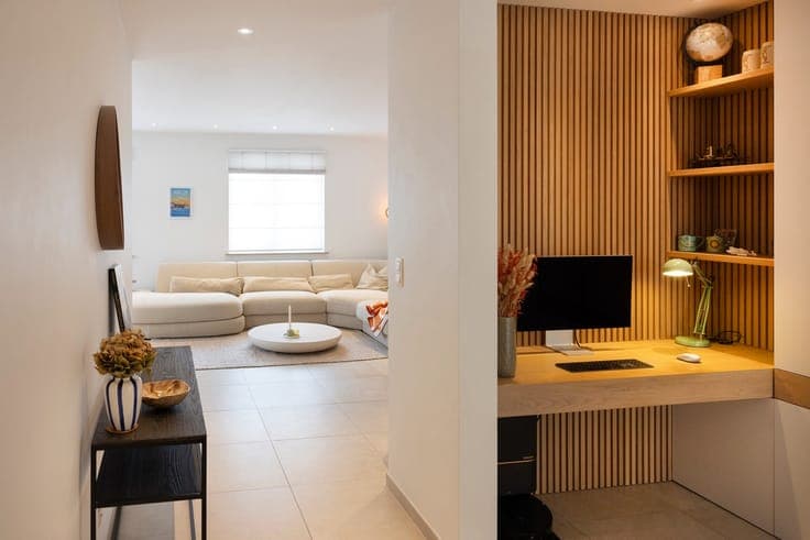 Verrassend ruime halfopen woning met 5 slaapkamers.