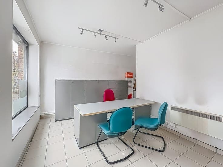 BON IMMEUBLE DE RAPPORT (BUREAU/3 APPARTS), CENTRE-VILLE