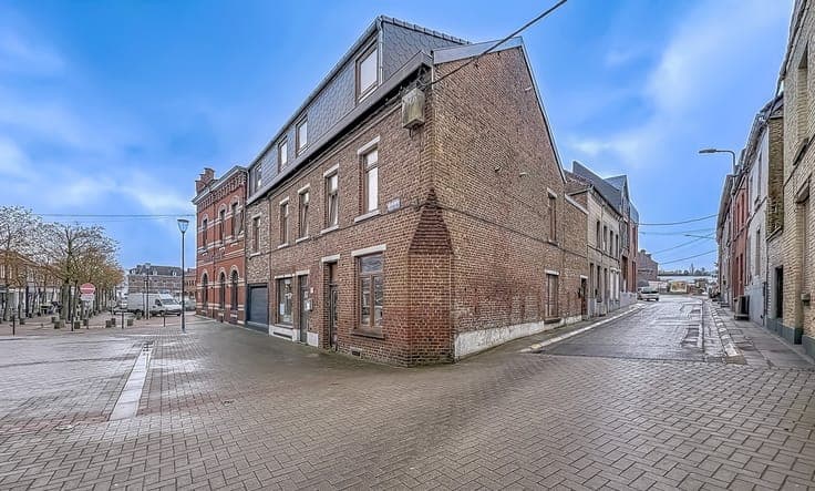 BON IMMEUBLE DE RAPPORT (BUREAU/3 APPARTS), CENTRE-VILLE